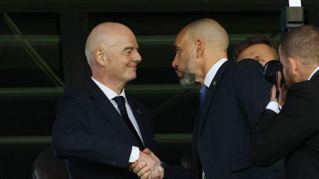Gianni Infantino platicó con con Cezary Kulesza, presidente de la Federación polaca de futbol