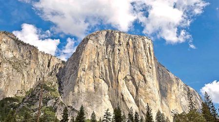 Panorámica de El Capitán, un monolito granítico en el Parque Nacional Yosemite.