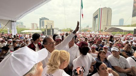 Andrés Mijes acompañó a Claudia Sheinbaum en su Segundo Informe de Gobierno en Monterrey, ante más de 20 mil ciudadanos reunidos en la Macroplaza.