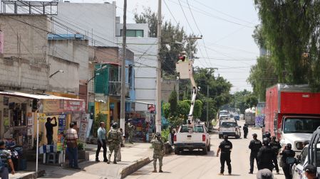 La Policía Federal Ministerial encabezó las acciones apoyada por la Fuerza de Tarea Marina y grupos especiales de la policía local.