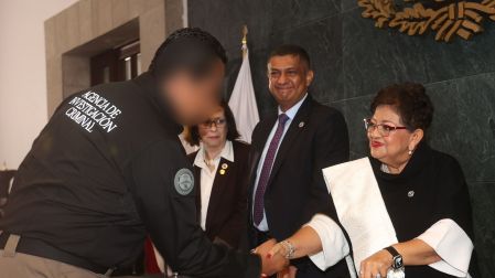 La FGR reconoció a 39 agentes Ernestina Godoy