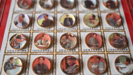 Imágenes muestran estatuas, murales y recuerdos de Mao Zedong en Nanjie y otras localidades de China vinculadas a la era maoísta.