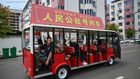 Imágenes muestran estatuas, murales y recuerdos de Mao Zedong en Nanjie y otras localidades de China vinculadas a la era maoísta.
