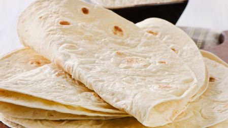 Buñuelos con tortillas de harina, una versión fácil de los de rodilla