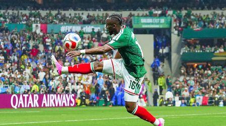 Julián Quiñones entra en una lista selecta de mexicanos nominados al Balón de Oro