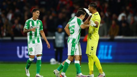 Álvaro Fidalgo tuvo minutos con el Betis y debutó en la Champions League