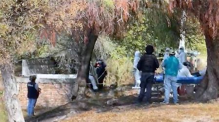 Colectivos de búsqueda y autoridades de la Guardia Nacional y del estado realizan labores en zona de narcopozo en municipio de Juventino Rosas, Guanajuato.