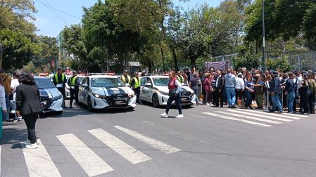 La jefa de Gobierno, Clara Brugada, encabeza el inicio del programa "Código 1: Policía en tu Calle" en la alcaldía Álvaro Obregón, acompañada por el secretario de Seguridad Ciudadana, Pablo Vázquez, y el alcalde Javier López Casarín.