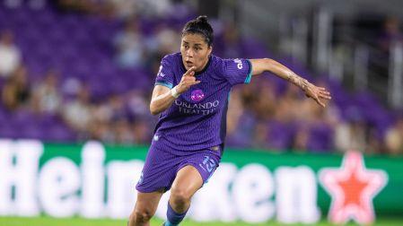 Lizbeth Ovalle durante un partido con el Orlando Pride en la NWSL.