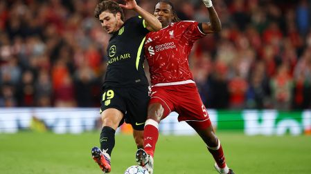 Julián Álvarez fue titular en el partido entre Liverpool y el Atlético de Madrid en la jornada 1 de la Fase Liga de la Champions League 2026-2027