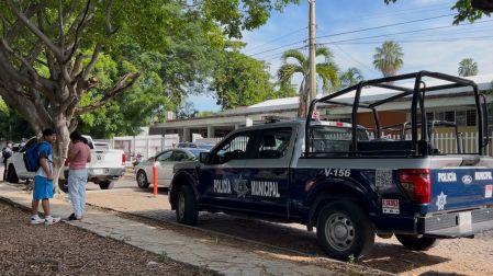 Extraoficialmente se informó que la prefecta fue la persona que presentó las lesiones de mayor consideración.