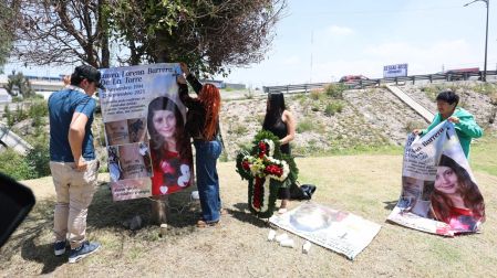 A un año de la volcadura en La Concordia, familiares y amigos rindieron homenaje con ofrendas y una misa en memoria de las 32 víctimas del accidente.