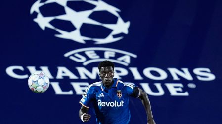 El Como, bajo las órdenes de Cesc Fábregas, goleó en su debut en Champions League