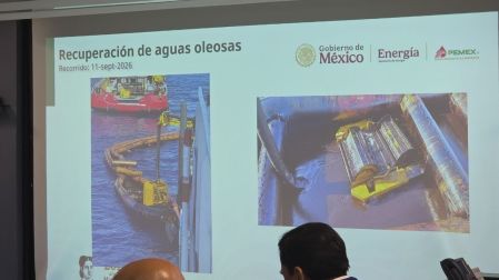 Semar y Pemex desplegaron unidades navales y aéreas para atender el derrame en el campo Balam, con acciones de vigilancia y contención en la zona marina.