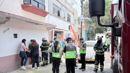Elementos del Heroico Cuerpo de Bomberos sofocaron el conato de incendio y retiraron el cilindro de gas