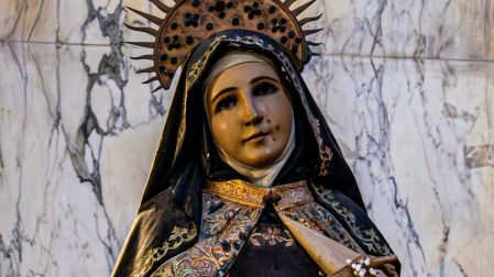 Qué santo se celebra hoy lunes 05 de octubre: Santa Faustina Kowalska y su consuelo urgente