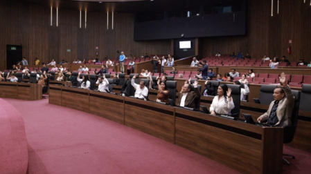 El Congreso de Oaxaca avaló la desaparición del Ayuntamiento de Juchitán de Zaragoza tras el arresto del alcalde Miguel Sánchez. La SSPC aseguró el armamento policial.