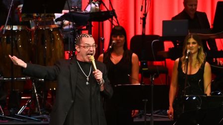 Mike Patton presentó Mondo Cane en el Palacio de Bellas Artes