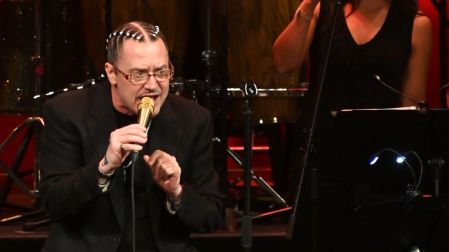 Mike Patton presentó Mondo Cane en México