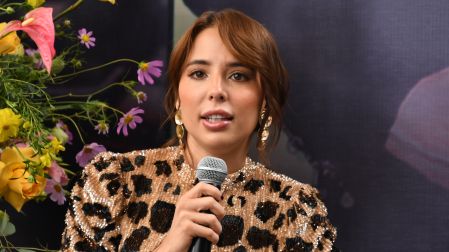 También acaba de cantar un corrido para Digger.
