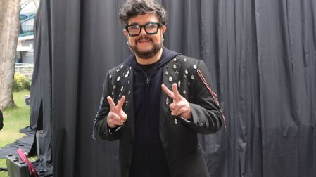 Aleks Syntek en la celebración por el Día del compositor, en la Sociedad de autores y compositores de México (Sacm).