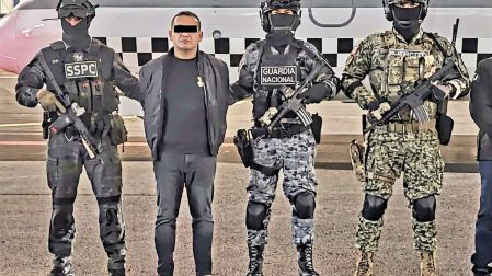 Iván N, alias El Tanque, custodiado por autoridades tras su detención 2.