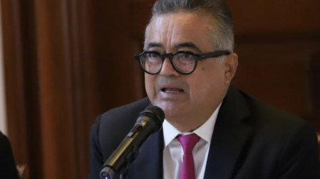 Carol Antonio Altamirano plantea nueva legislación para ampliar la inclusión financiera y facilitar operaciones digitales