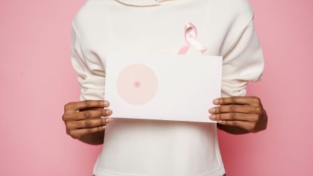 ¿Qué significa tener mamas densas y por qué puede dificultar detectar cáncer?