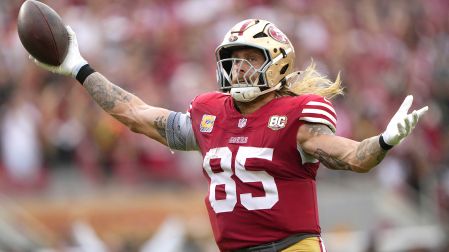 El ala cerrada George Kittle ha tenido una destacada primera parte de la temporada con los San Francisco 49ers en la NFL.