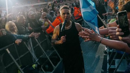Robbie Williams se acercó a su público en la CDMX.