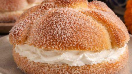 Receta de pan de muerto relleno de nata