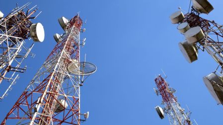 Bases de la CRT: licitación de espectro para redes inteligentes inicia el 19 de octubre.