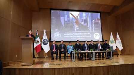 Brugada recordó la reciente firma de un Decálogo de Ética, Honestidad y Cero Corrupción por parte de su gabinete y personal de confianza