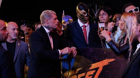 Cody Rhodes estuvo atendiendo a los fans de la lucha libre.
