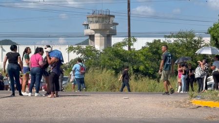 Las visitas canceladas por operativos de cateo de armas y contrabando.