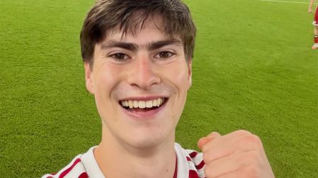Armando "La Hormiga" González ya se estrenó en la Europa League con un gol