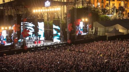 Enjambre, Mau y Ricky y Los Recoditos en el Zócalo de la CDMX