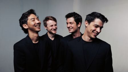 El Cuarteto Ador está integrado por los violinistas Jordan Victoria y Alexandre Vu; el violista Tanguy Parisot, y Jérémy Garbarg, violonchelista