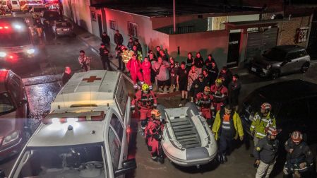 Las labores se concentran en la localización de las personas que pudieron haber sido arrastradas o quedado atrapadas.