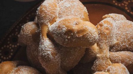 Pan de muerto con nuez