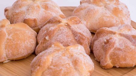 Pan de muerto con nuez