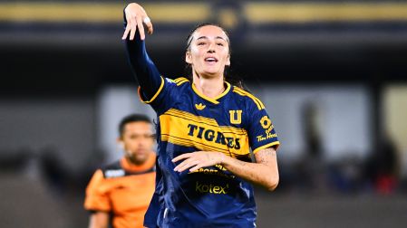 Diana Ordóñez celebrando un gol con Tigres Femenil