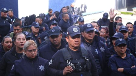 Unos 43 elementos acusan rezago en prestaciones, falta de ascensos y ausencia de exámenes para porte de arma (algunos hasta por 15 años).