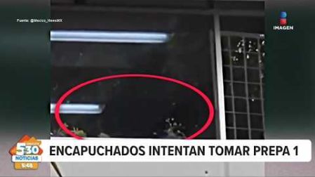 Alumnos grabaron una riña dentro de la #Preparatoria1 de la #UNAM donde encapuchados intentaron cerrarla para exigir mayor seguridad y cero tolerancia al acoso, durante el intento de tomar el plantel hubo un forcejeo y el saldo fue de un herido.

#NoticiasImagen #ImagenNoticias530 

Visita nuestro sitio web: http://www.imagentv.com

No te pierdas Imagen Noticias 5:30 con Marlene Stahl, Nuria Gil y Adriana Treviño de lunes a viernes por Imagen Televisión.

TikTok 5:30: https://www.tiktok.com/@imagennoticias530 
TikTok Noticias: https://www.tiktok.com/@imagennoticias

Instagram 5:30: https://www.instagram.com/imagennoticias530 
Instagram Noticias: https://www.instagram.com/imagentvnoticias/

X 5:30: https://x.com/imagen530 
X Noticias: https://twitter.com/ImagenNoticias_
X Televisión: https://twitter.com/ImagenTVMex
 
Facebook Noticias: https://www.facebook.com/ImagenTVNoticias
 
Aquí encontrarás la mejor información nacional e internacional de Imagen Noticias con Francisco Zea, Nacho Lozano, Crystal Mendivil, Enrique Sánchez y Paola Rojas.