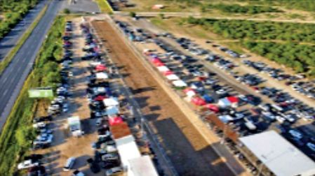Aspecto del hipódromo La Molienda durante un día de carreras.