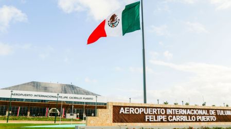 Según la información difundida sobre esos ajustes, entre los factores señalados se encuentran los costos operativos y la baja ocupación de los aviones.