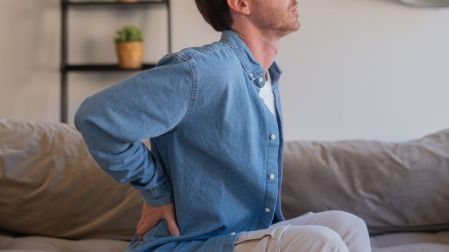Posturas de yoga para recuperar la movilidad después de estar sentado mucho tiempo