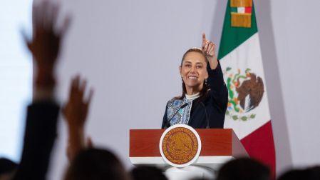 La presidenta confió en que la operación se traduzca en más inversión y mejor acceso a internet para los mexicanos.