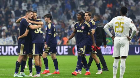 Armando "La Hormiga" González entró de cambio en el segundo tiempo del Marsella - Olympiacos de la Europa League