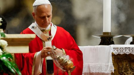 Pope Leo celebrates Mass marking the start of the academic year at the Pontifical Universities in St. Peter's Basilica at the Vatican, October 8, 2026. REUTERS/Remo Casilli
